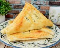 Слойки с творогом и зеленью