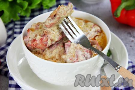 Филе бедра курицы в сливочном соусе на сковороде