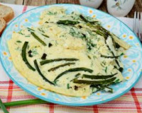 Омлет с чесночными стрелками