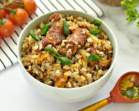 Гречка с копчёными рёбрышками