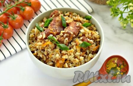 Гречка с копчёными рёбрышками