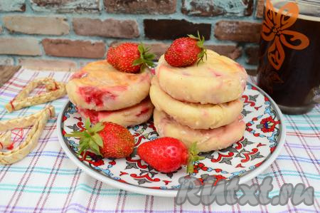 Сырники с клубникой в духовке