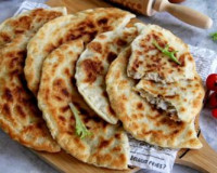 Чуду с мясом и картошкой из слоёного теста