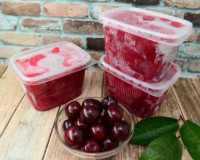 Замороженная вишня, перетёртая с сахаром