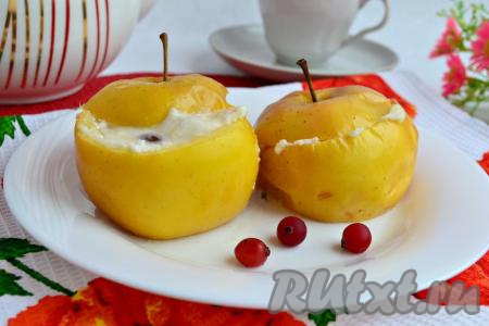 Яблоки с творогом, запеченные в микроволновке