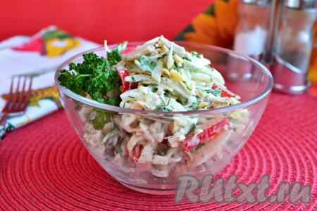 Салат с курицей и белокочанной капустой