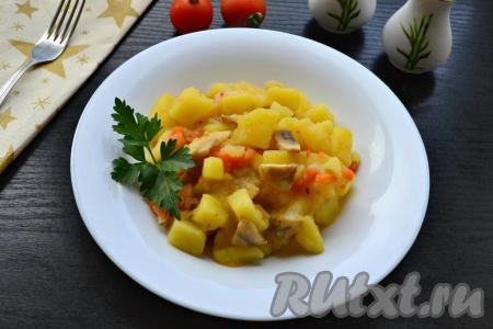 Картошка, тушеная с шампиньонами в мультиварке