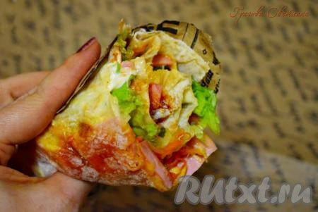 Шаурма с колбасой и сыром