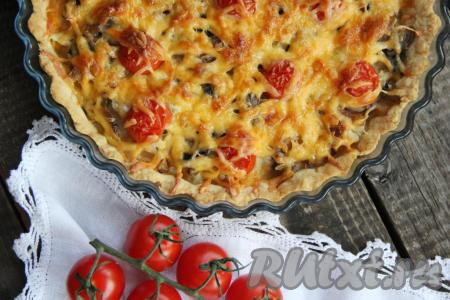 Песочный пирог с грибами и курицей