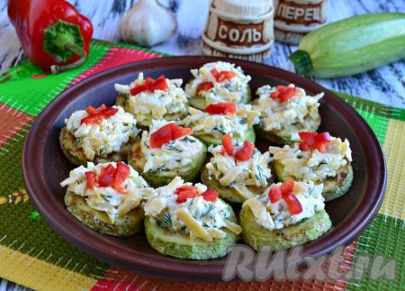 Жареные кабачки с сыром и чесноком