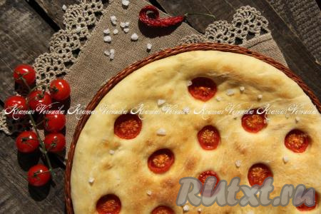 Фокачча с помидорами