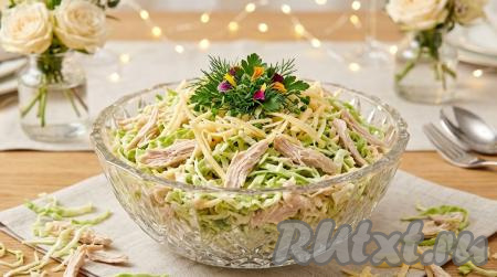 Салат с капустой, курицей и сыром