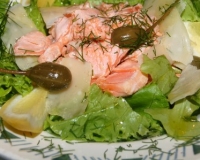 Салат с вареным лососем 