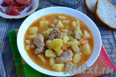 Картошка, тушеная со свининой в мультиварке