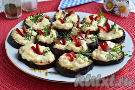 Закуска из баклажанов с сыром и чесноком