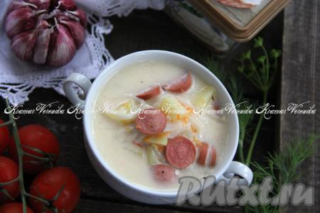 Суп с плавленным сыром и сосисками
