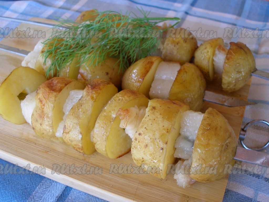Картошка на мангале с салом