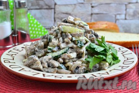 Салат с мясом и шампиньонами