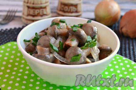 Шампиньоны, маринованные с луком