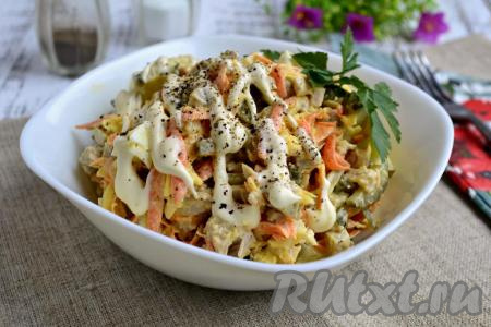 Салат с курицей, морковью и сыром