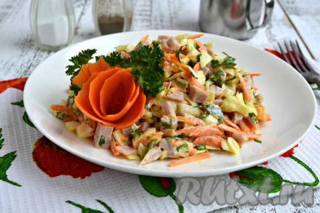 Салат из свежей капусты с ветчиной
