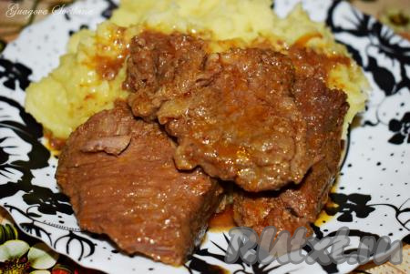 Говядина, тушеная большими кусками в мультиварке