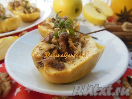 Яблоки, запеченные с медом и орехами в духовке