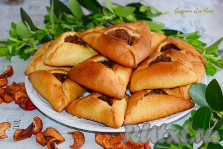 Пирожки с сушеными яблоками 