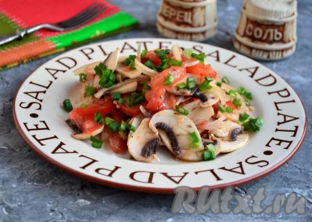Салат с сырыми шампиньонами
