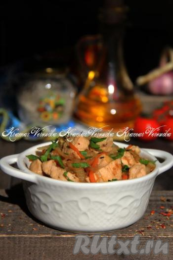 Пекинская капуста, тушеная с курицей