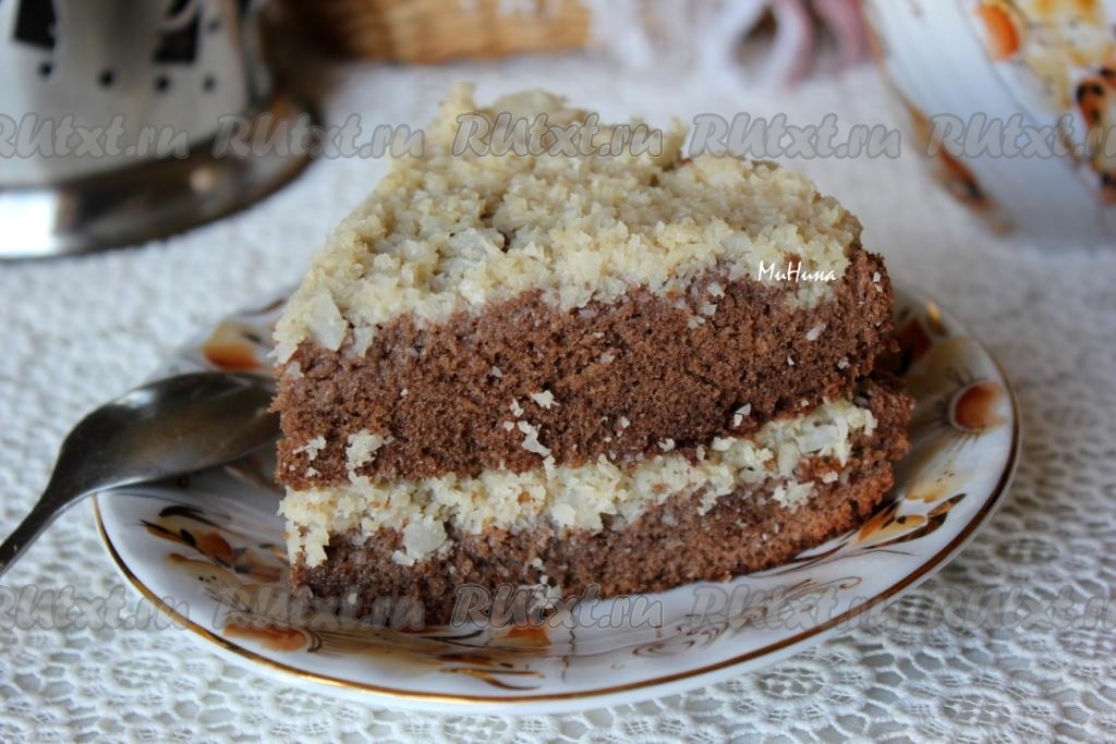 Домашний шоколадный торт с кокосовой начинкой