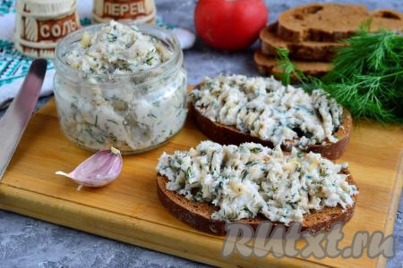 Паштет из сала с чесноком и зеленью