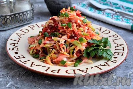 Салат из свежих капусты, моркови и свеклы