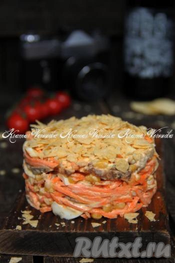 Салат с копчёной курицей, корейской морковью и кукурузой