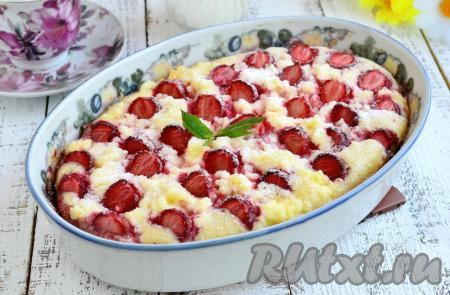Рецепт пирога с творогом и клубникой