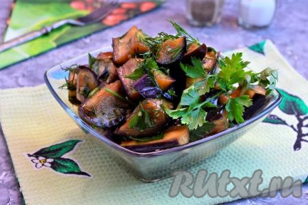 Маринованные баклажаны с зеленью и чесноком быстрого приготовления