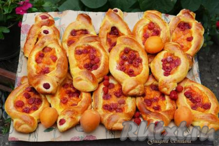 Булочки с абрикосами