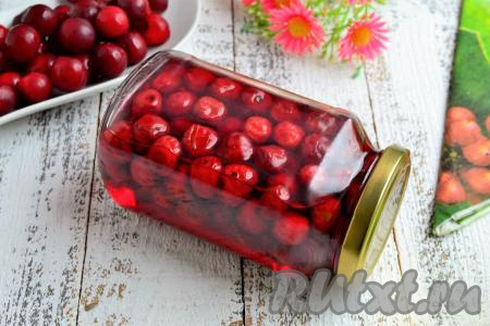 Вишня с косточками в собственном соку с сахаром на зиму