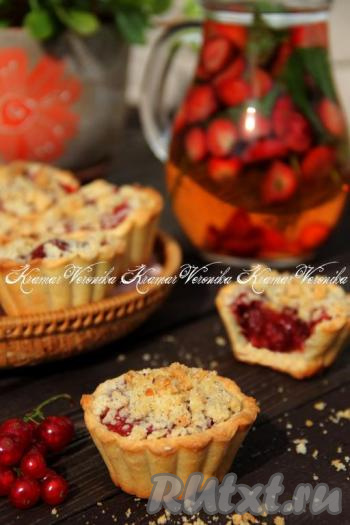 Песочные корзиночки с клубникой