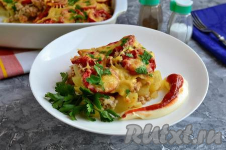 Картофельная запеканка с фаршем, помидорами и сыром
