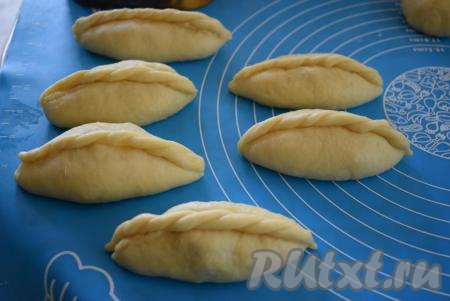 Таким образом лепим все пирожки.