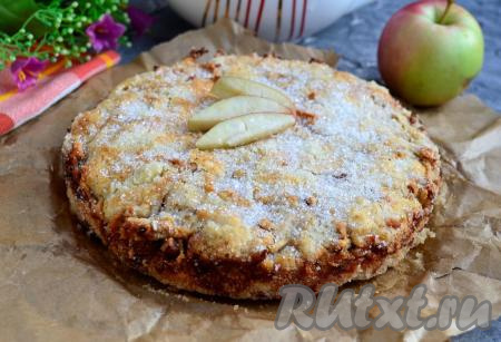 Насыпной яблочный пирог с манкой