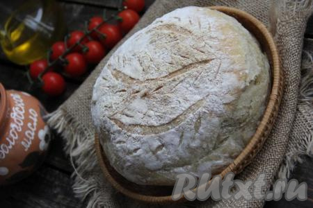 Аппетитный, красивый и очень вкусный хлеб станет отличным дополнением ко многим блюдам. А готовится он настолько просто, что справятся даже те, кто нечасто печёт хлебушек в домашних условиях!