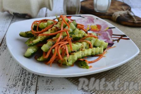 Корейский салат из свежих огурцов и моркови