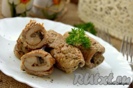 Рулетики из свинины с грибами