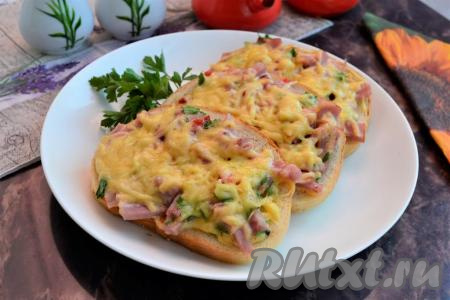 Бутерброды с ветчиной и сыром в духовке