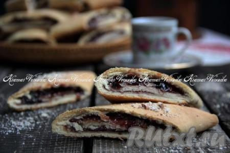 Печенье на сметане с вареньем