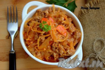 Капуста, тушёная с фаршем и томатной пастой