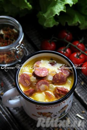 Суп с копчёными колбасками