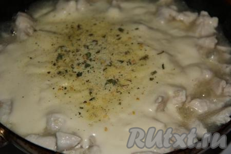 Всыпать специи по вкусу.